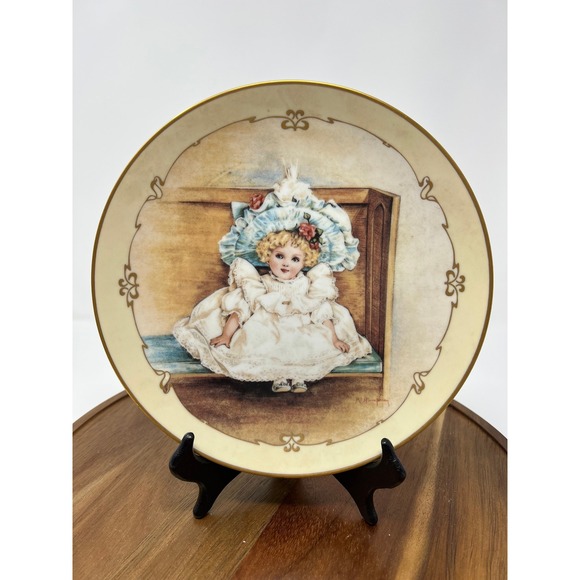 The Hamilton Collection Little Ladies Porcelain Collector Plate Collection - Picture 9 of 15